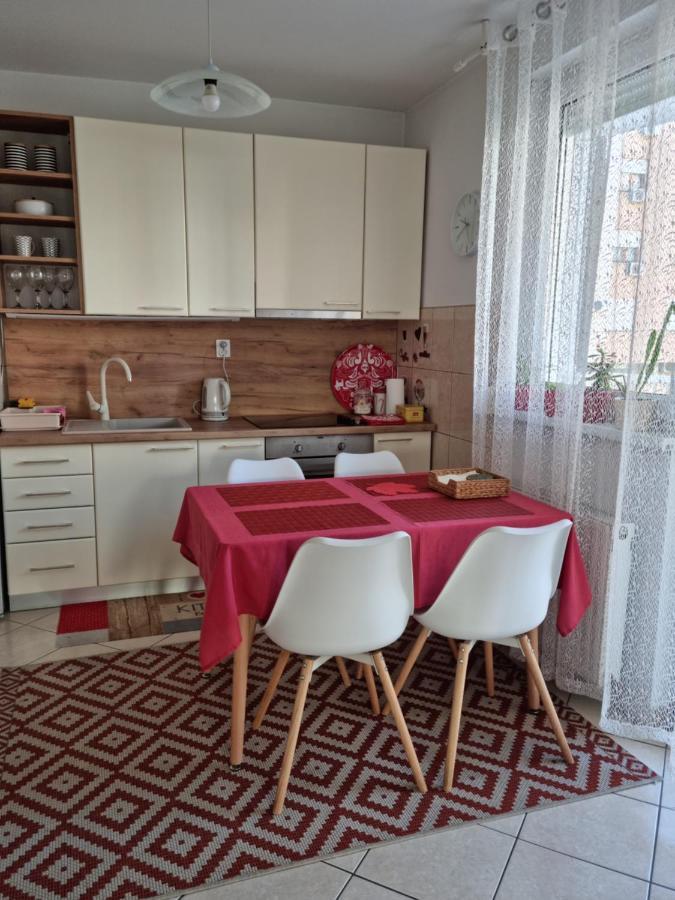 Stan Na Dan "Irina" Banja Luka Apartman Kültér fotó