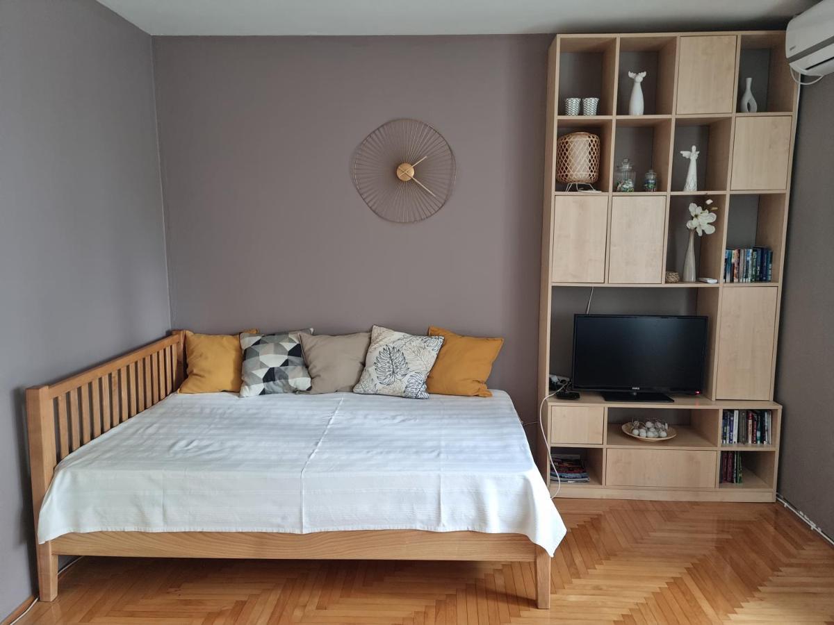 Stan Na Dan "Irina" Banja Luka Apartman Kültér fotó